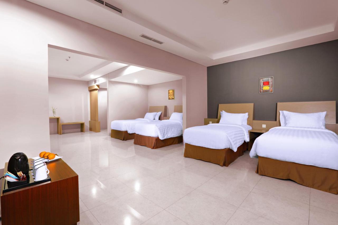 Aston Imperial Bekasi Hotel & Conference Center Exterior photo